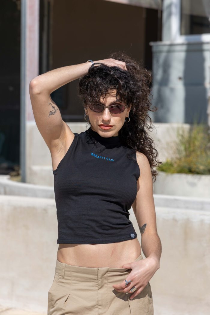 Breath Clo High Neck Crop Vest Black - Image 1