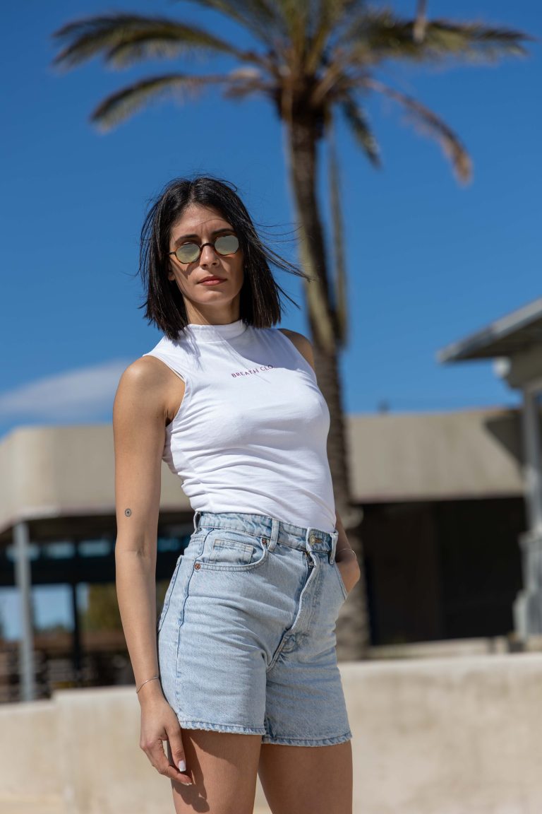 Breath Clo High Neck Crop Vest White