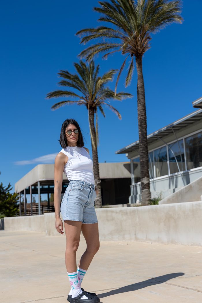 Breath Clo High Neck Crop Vest White - Image 2