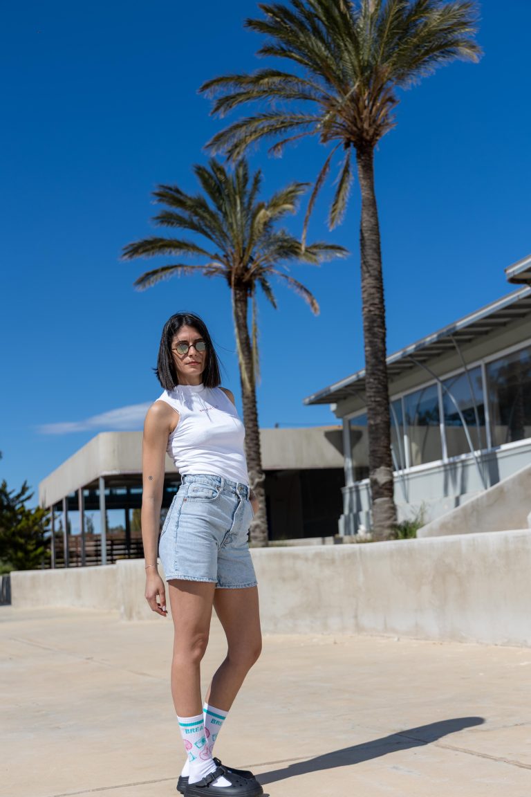 Breath Clo High Neck Crop Vest White